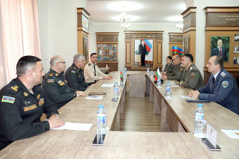 Баку и София обсудили сотрудничество в области военного образования