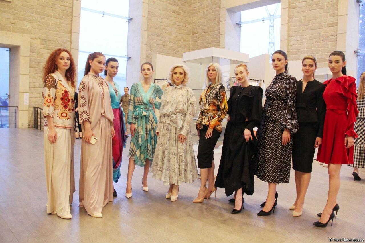 На открытии Azerbaijan Fashion Week представлена коллекция Гюльнары Халиловой "Cizgi"