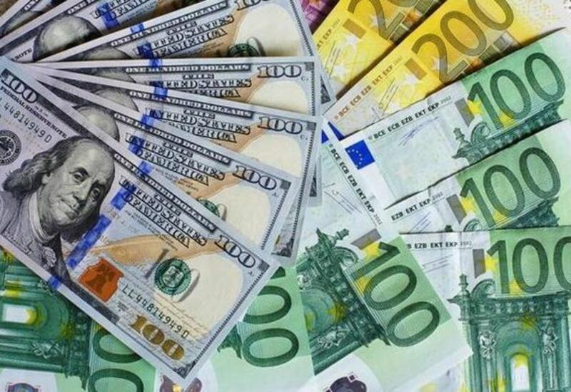Предложение валюты в Азербайджане превышает спрос