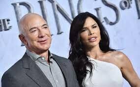 Основатель Amazon сделал предложение возлюбленной на суперъяхте