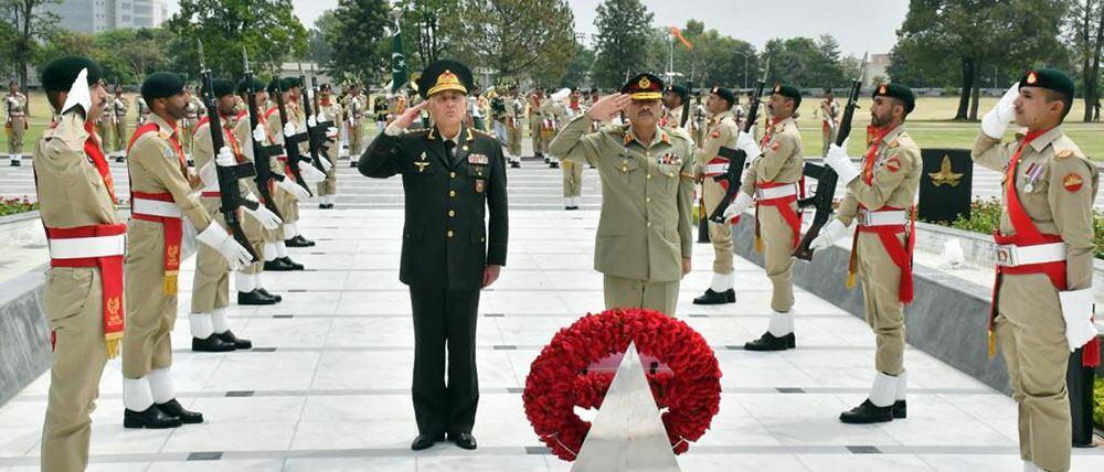 Азербайджан и Пакистан обсуждают укрепление военного сотрудничества