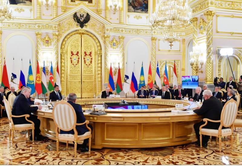 Президент Ильхам Алиев принял участие в Москве в заседании Высшего Евразийского экономического совета в расширенном составе