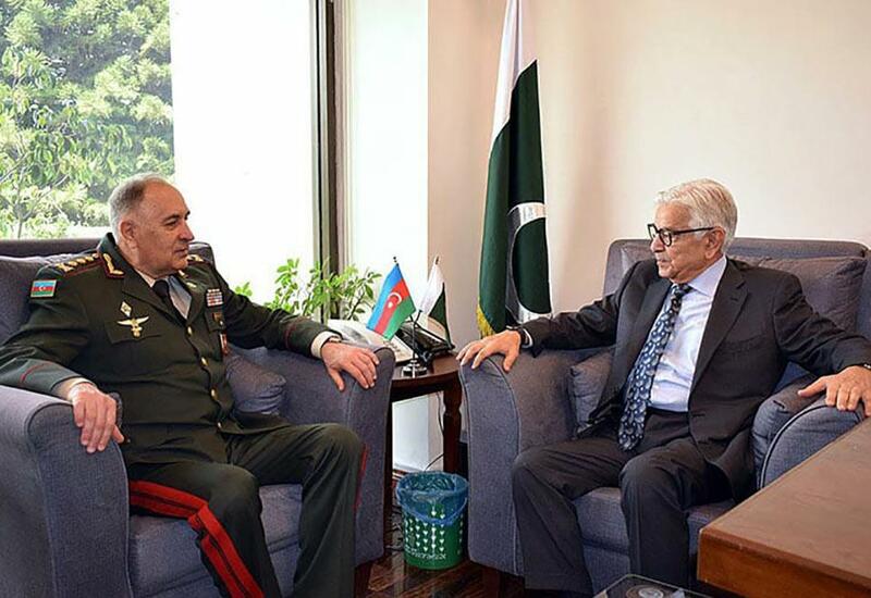 Начальник Генштаба Азербайджанской Армии обсудил военное сотрудничество с министром обороны Пакистана