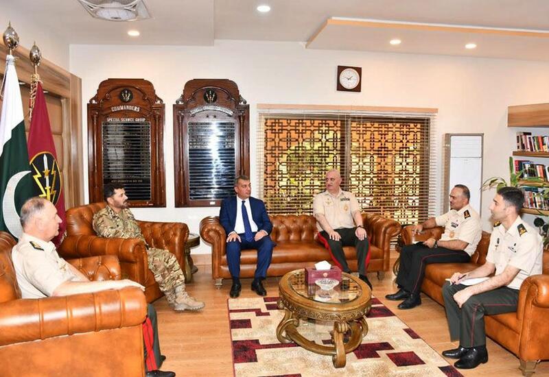 Начальник Генштаба Азербайджана ознакомился в Пакистане с военными силами союзника