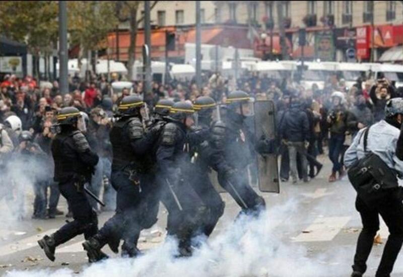 Французская полиция разгоняет демонтрацию привычным для нее методом