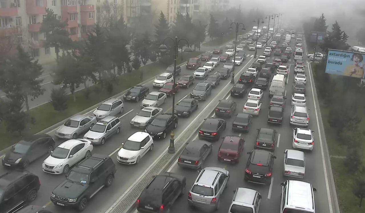 На каких улицах сегодня в Баку пробки?