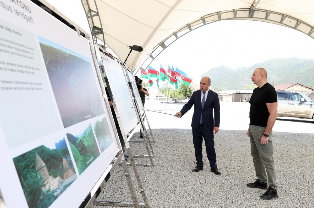 Президент Ильхам Алиев заложил фундамент здания школы в городе Кяльбаджар