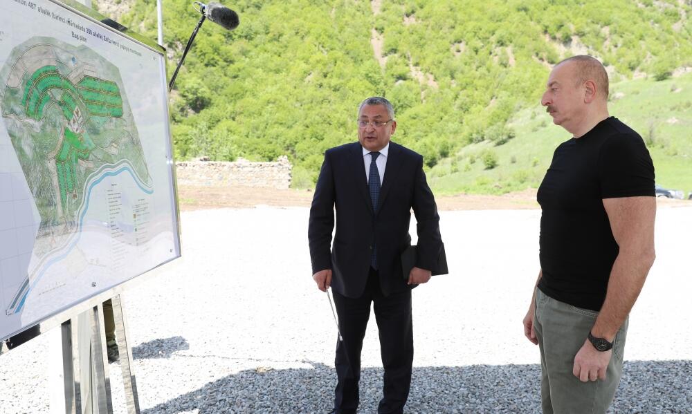Президент Ильхам Алиев принял участие в церемонии закладки фундамента села Заллар Кяльбаджарского района