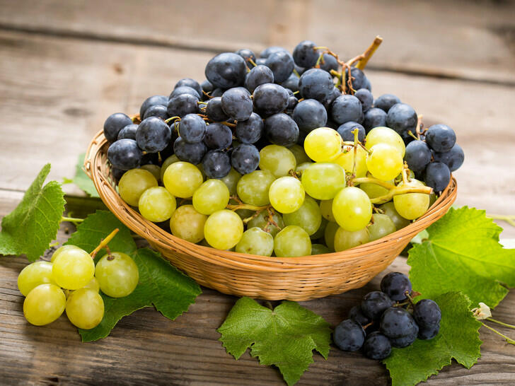 Какими полезными свойствами обладает виноград?