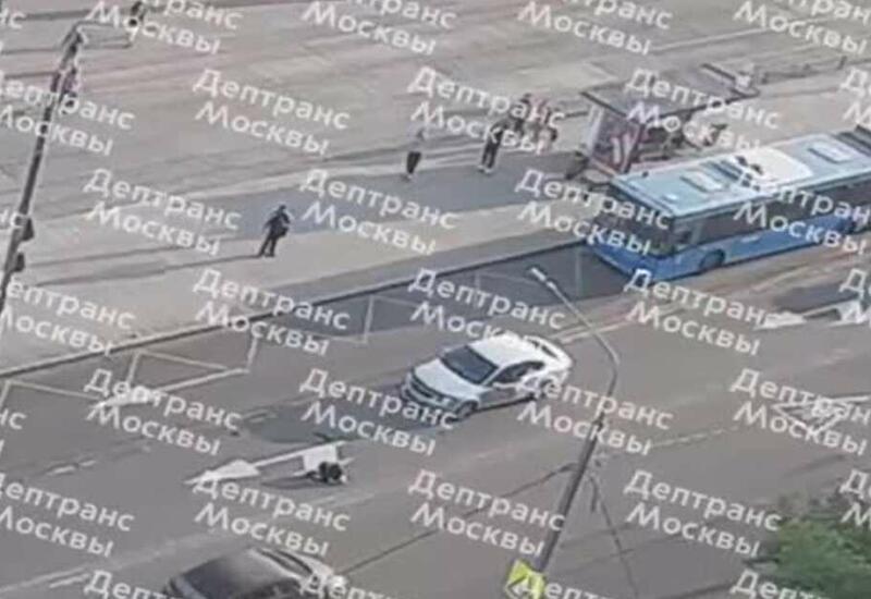 Водитель на полном ходу сбил пешехода, перебегавшего дорогу в Москве