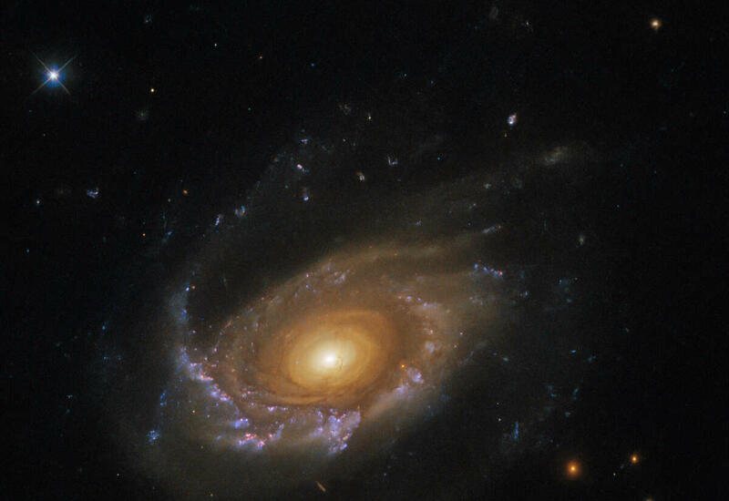 Телескоп "Хаббл" прислал фото уникальной галактики