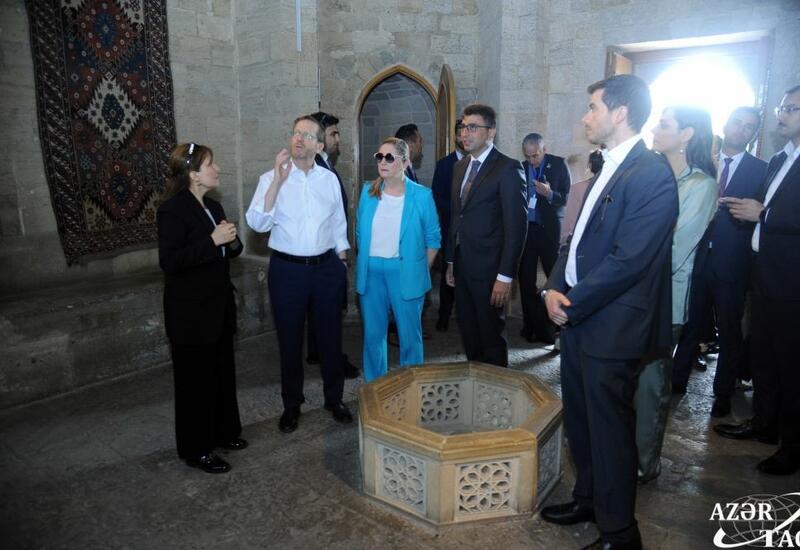 Президент Израиля и его супруга ознакомились с Ичери шехер в Баку