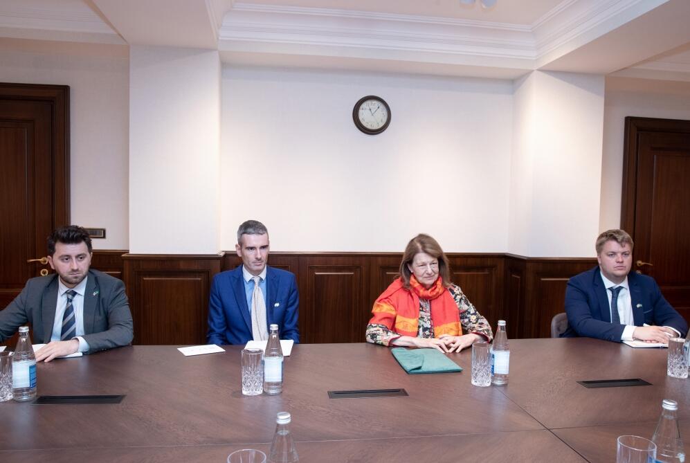 Руководитель Администрации Президента Самир Нуриев встретился с торговым посланником премьер-министра Великобритании по Азербайджану
