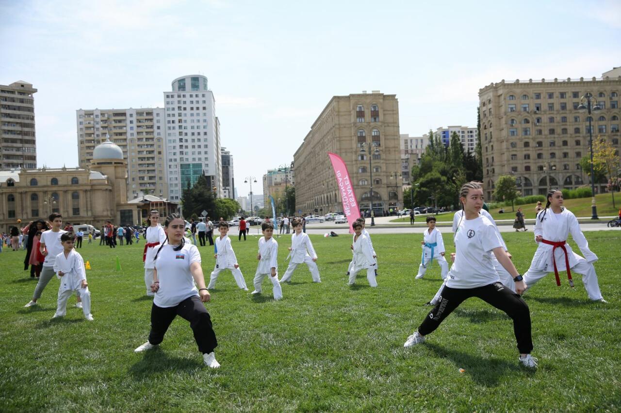В Парке Центра Гейдара Алиева прошел грандиозный "Детский фестиваль" – творчество, технологии, спорт, викторины