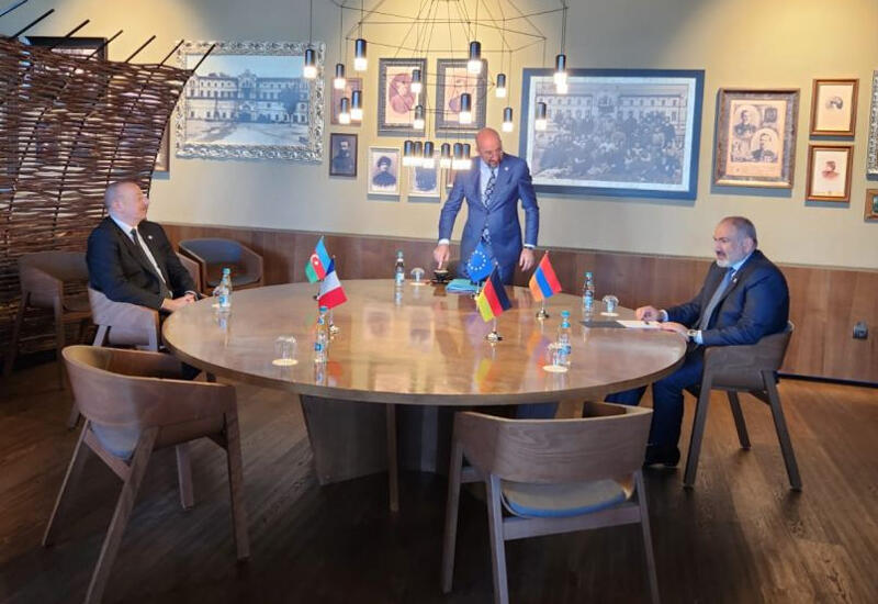 Состоялась неформальная встреча Президента Ильхама Алиева с Николом Пашиняном и Шарлем Мишелем