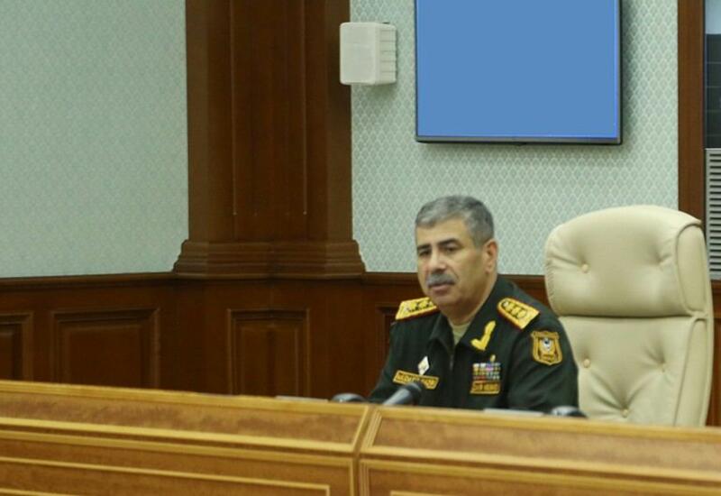 Министр обороны Азербайджана поручил пресекать попытки нарушения безопасности