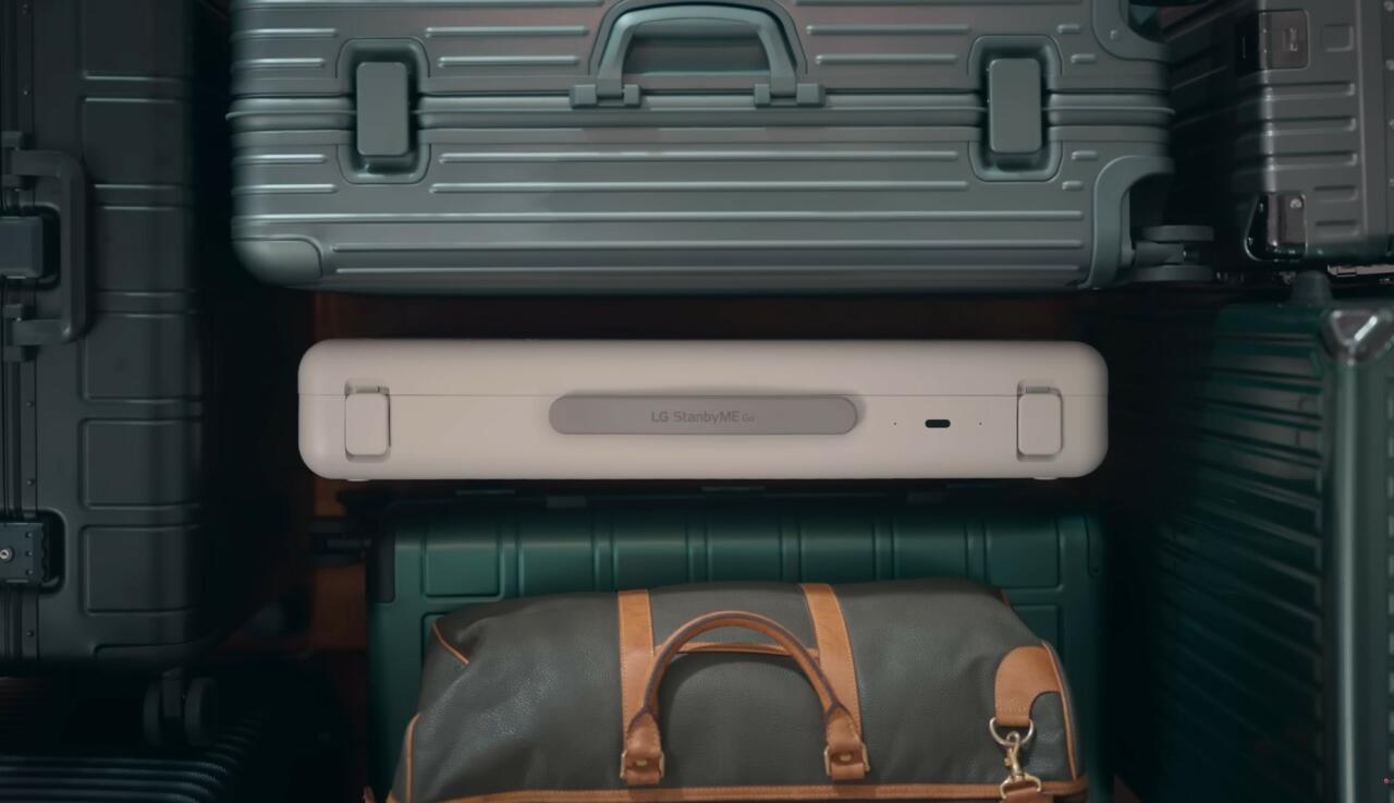 LG представила переносной монитор в чемодане