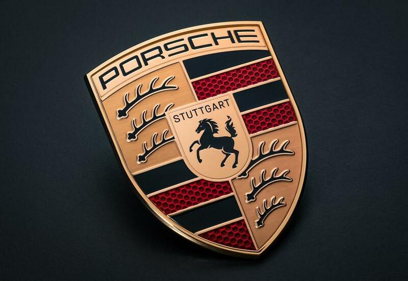 Porsche меняет логотип