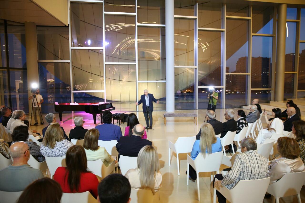 В Центре Гейдара Алиева состоялась торжественная презентация книги и премьера спектакля в честь видного писателя и драматурга Максуда Ибрагимбекова