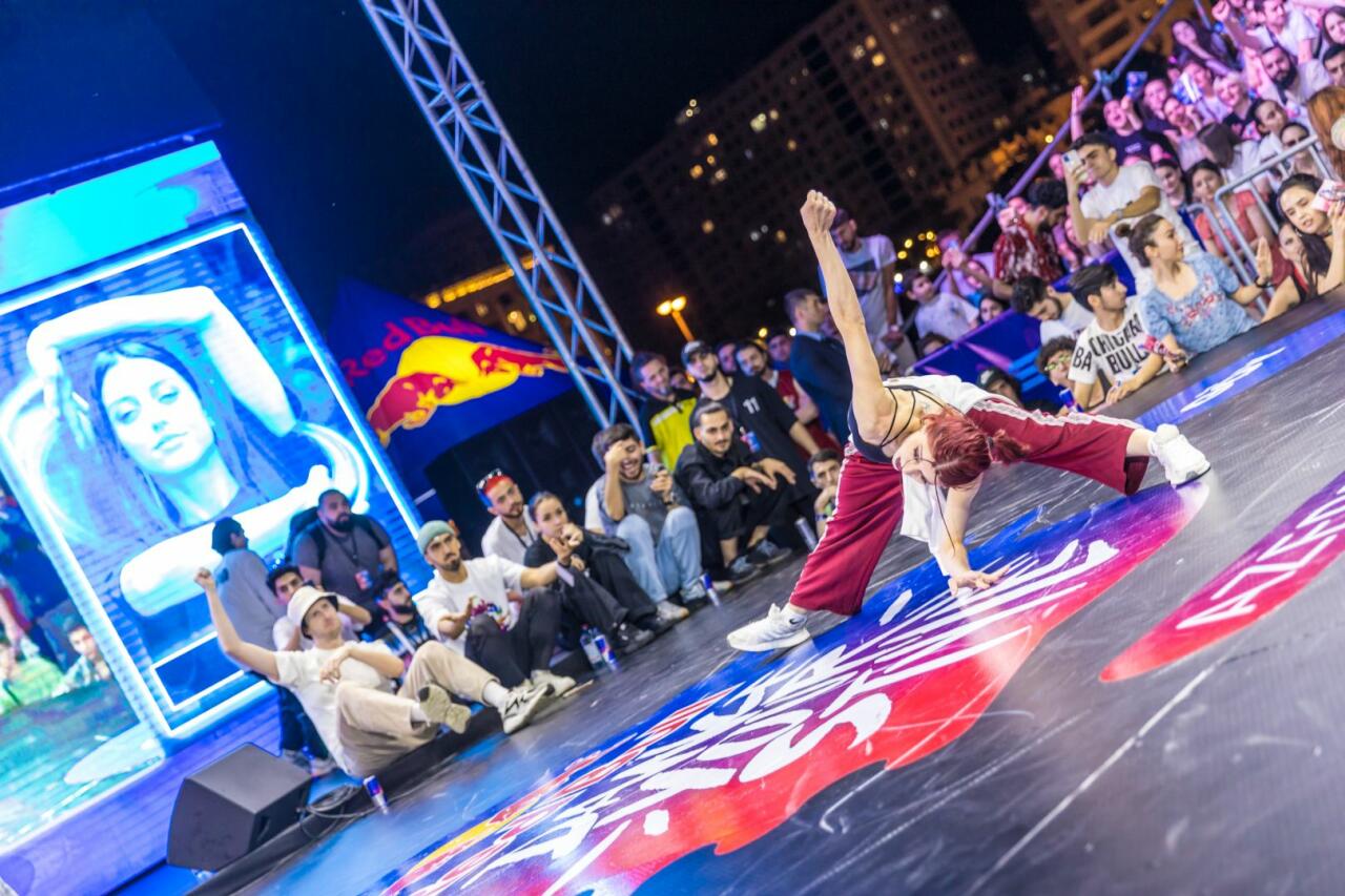 Захватывающие танцевальные батлы в Баку