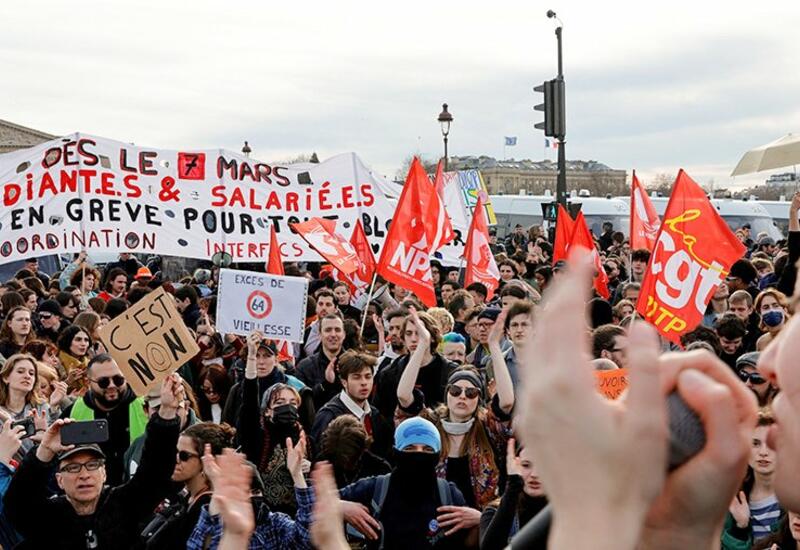 Во Франции продолжаются массовые демонстрации против пенсионной реформы