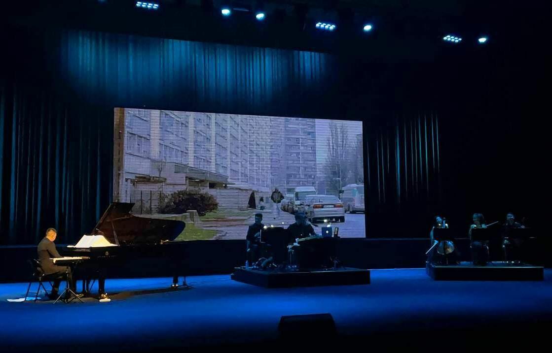 Хиты итальянского композитора Людовико Эйнауди с кадрами из фильмов представлены на суд бакинской публики