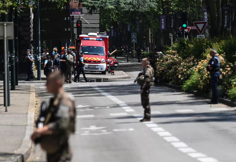 Атака на детей во Франции спровоцировала крайне правые призывы