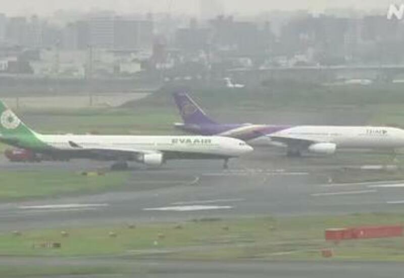 Два самолета столкнулись в аэропорту Токио