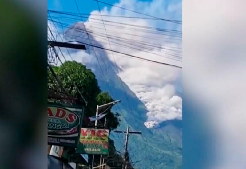 Вулкан проснулся на Филиппинах и обрушил раскаленный камнепад