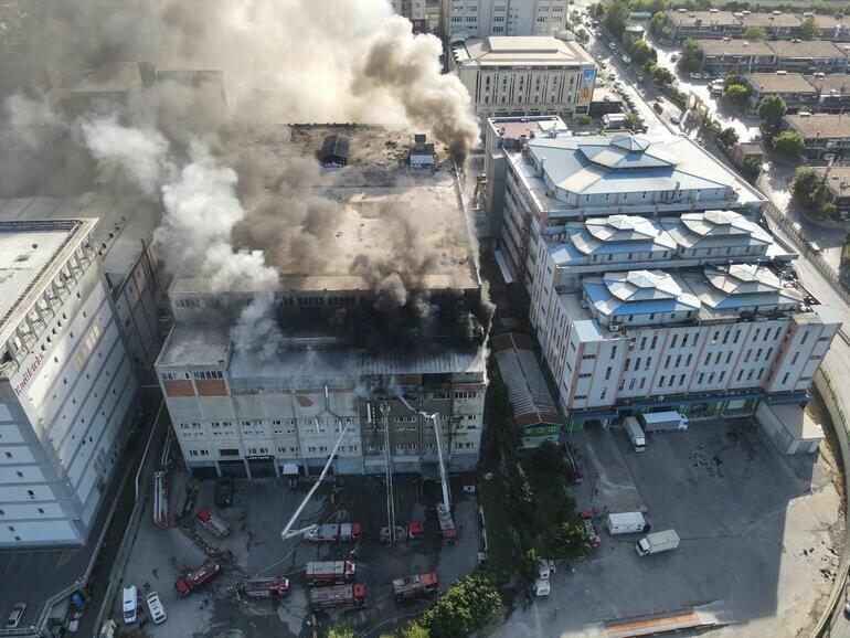 В Турции произошел пожар на заводе