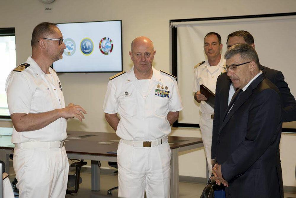 Командующий ВМС Азербайджана посетил военно-морскую базу Италии
