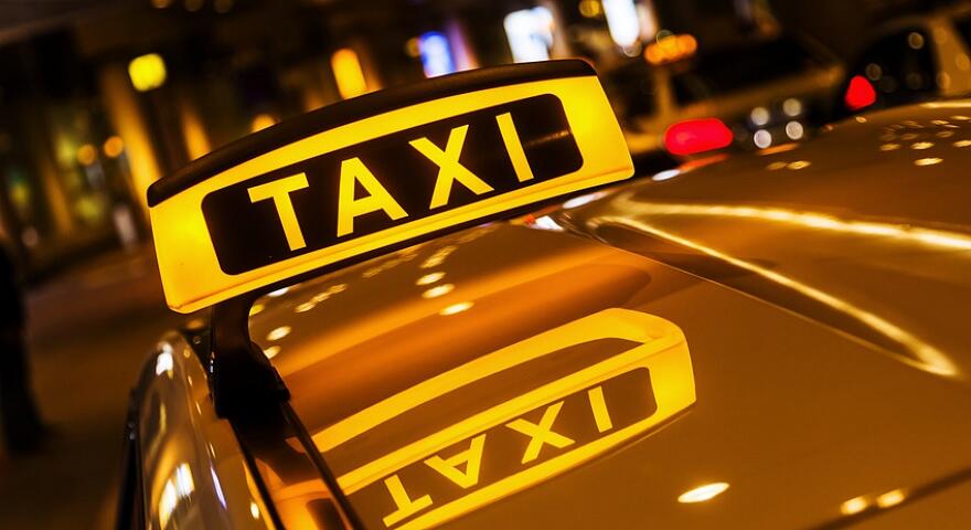 В Азербайджане вводятся новые госпошлины за деятельность такси