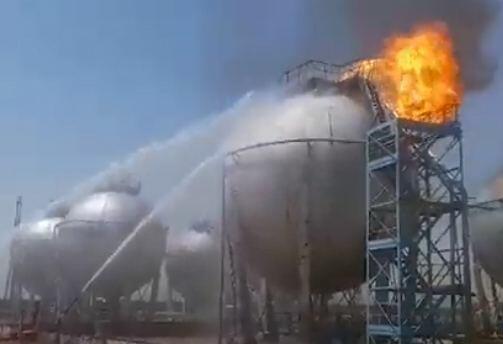 Пожар на этилен-полиэтиленовом заводе потушен
