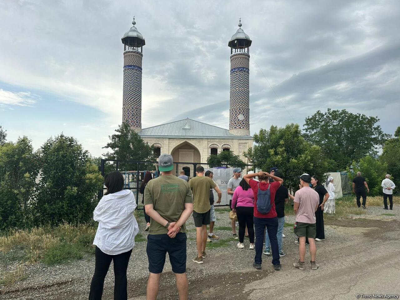 Зарубежные путешественники завершили поездку в Агдам