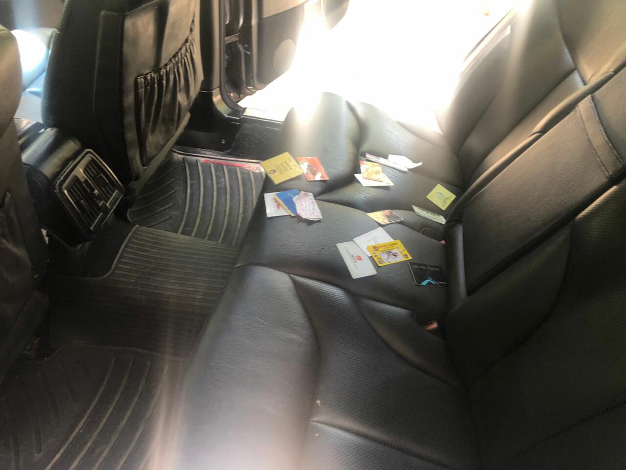 Tanınmış aparıcının avtomobilini yardılar