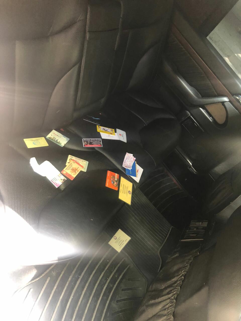 Tanınmış aparıcının avtomobilini yardılar