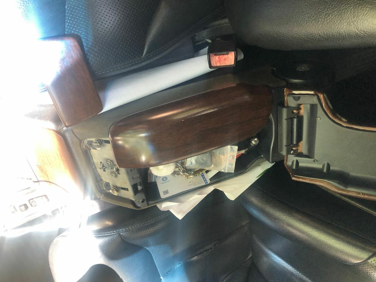 Tanınmış aparıcının avtomobilini yardılar