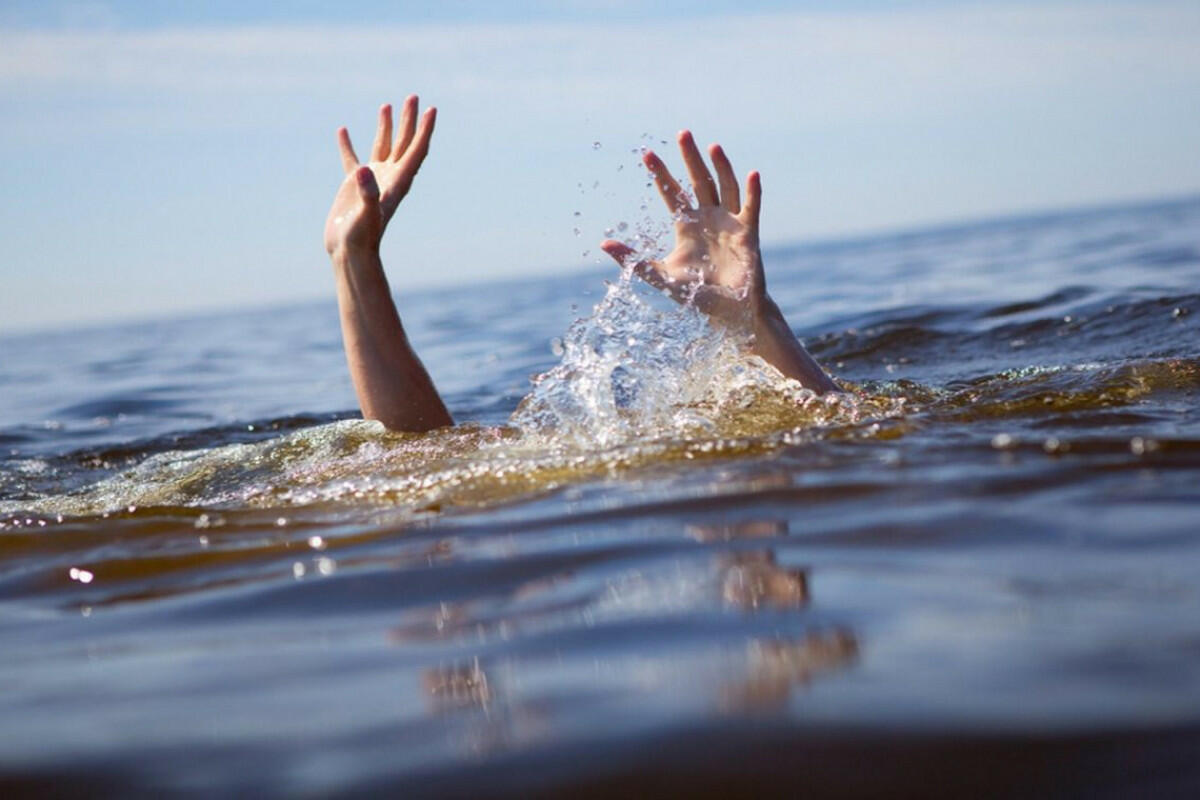 В Баку два человека утонули в море