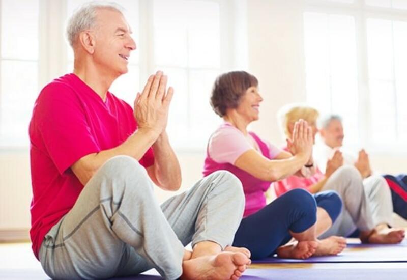 Инструктор по йоге дал советы по сохранению бодрости для пожилых