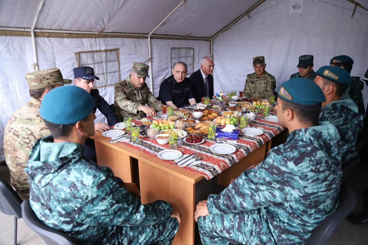 Генпрокурор Азербайджана посетил воинские части в Лачине и Губадлы