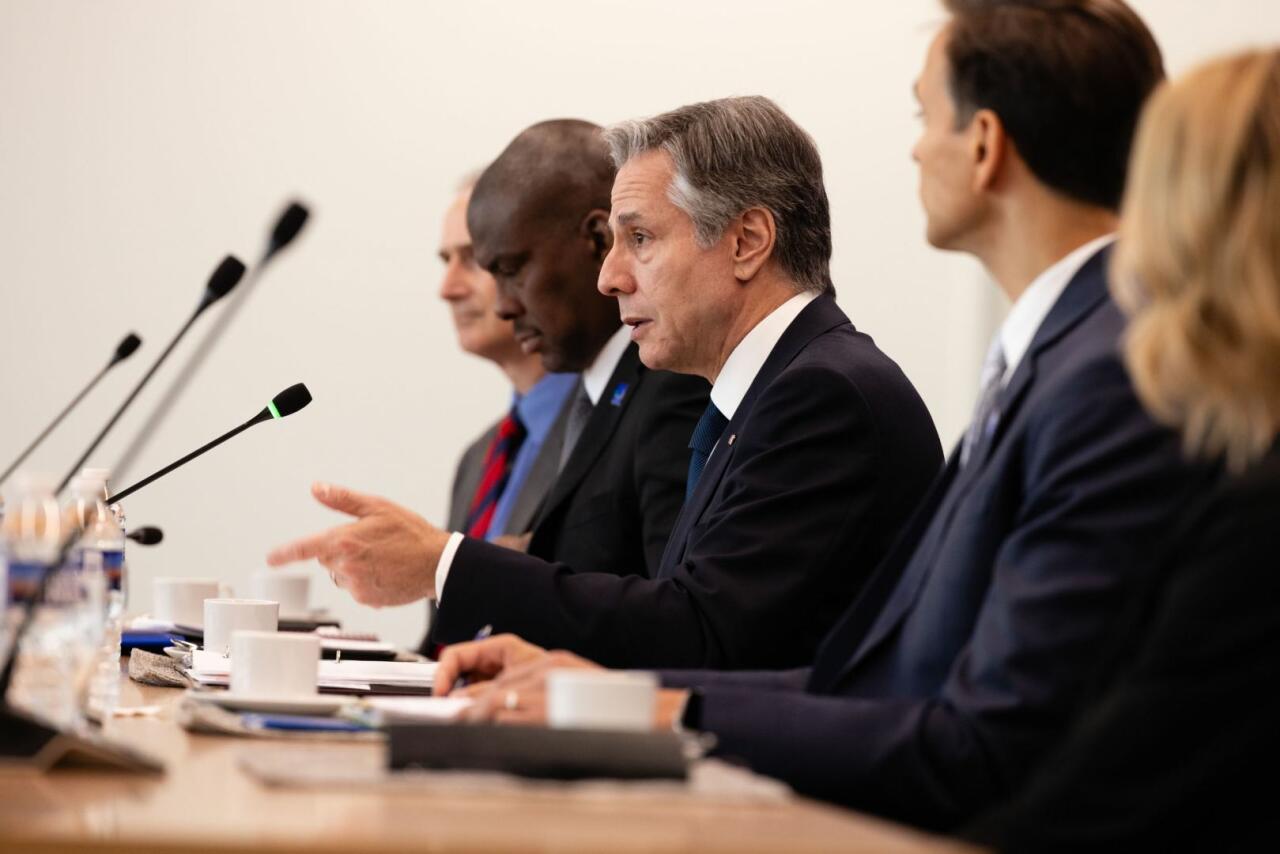 Российско-украинские переговоры в стамбуле. Делегация украины переговоры 2022. Украинская делегация на переговорах. Пашинян в сочи. Российские переговоры.