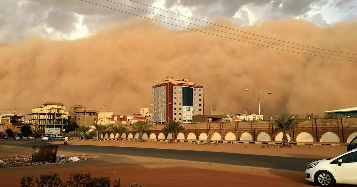 В Иране бушует песчаная буря, есть пострадавшие