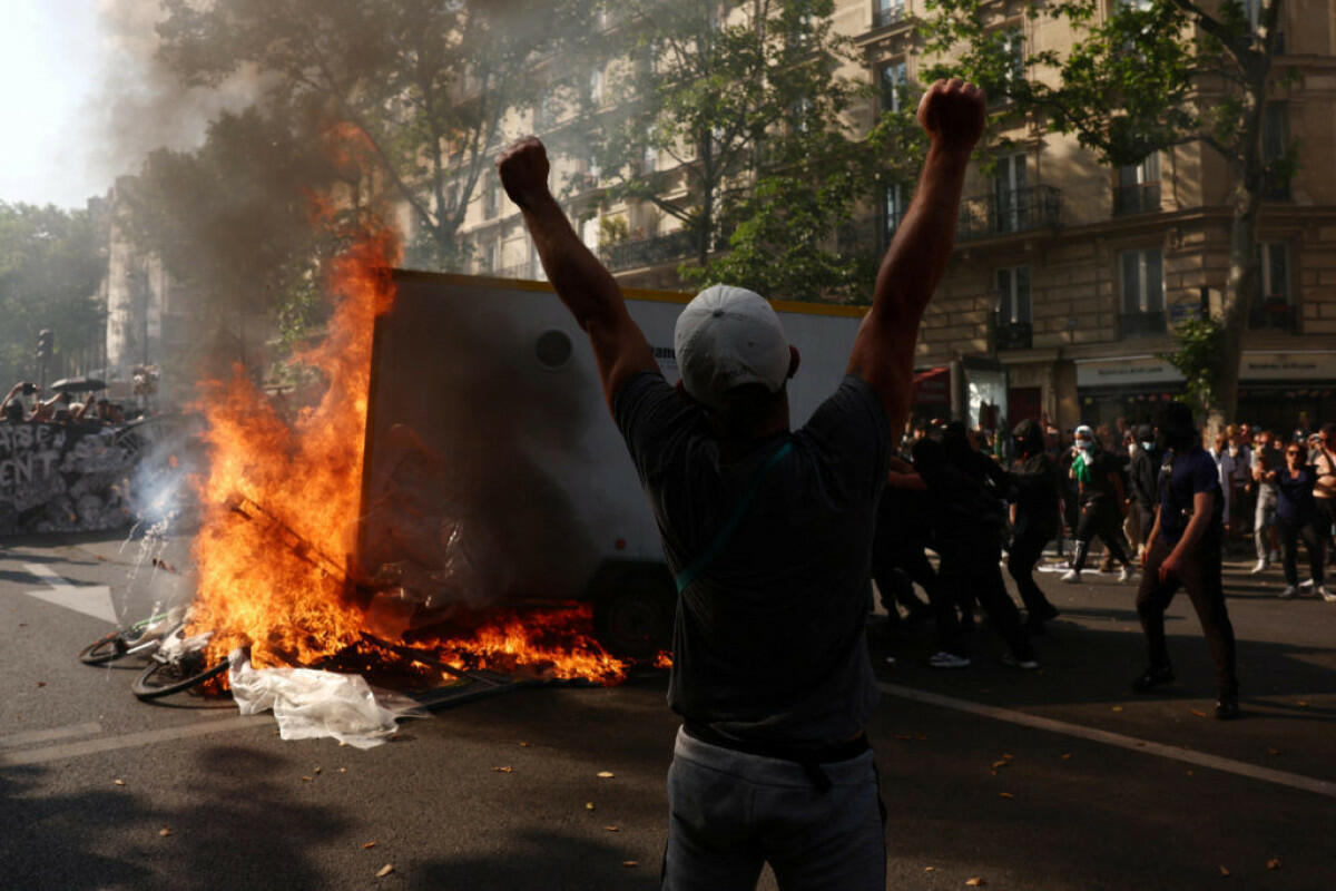 Во Франции продолжаются беспорядки