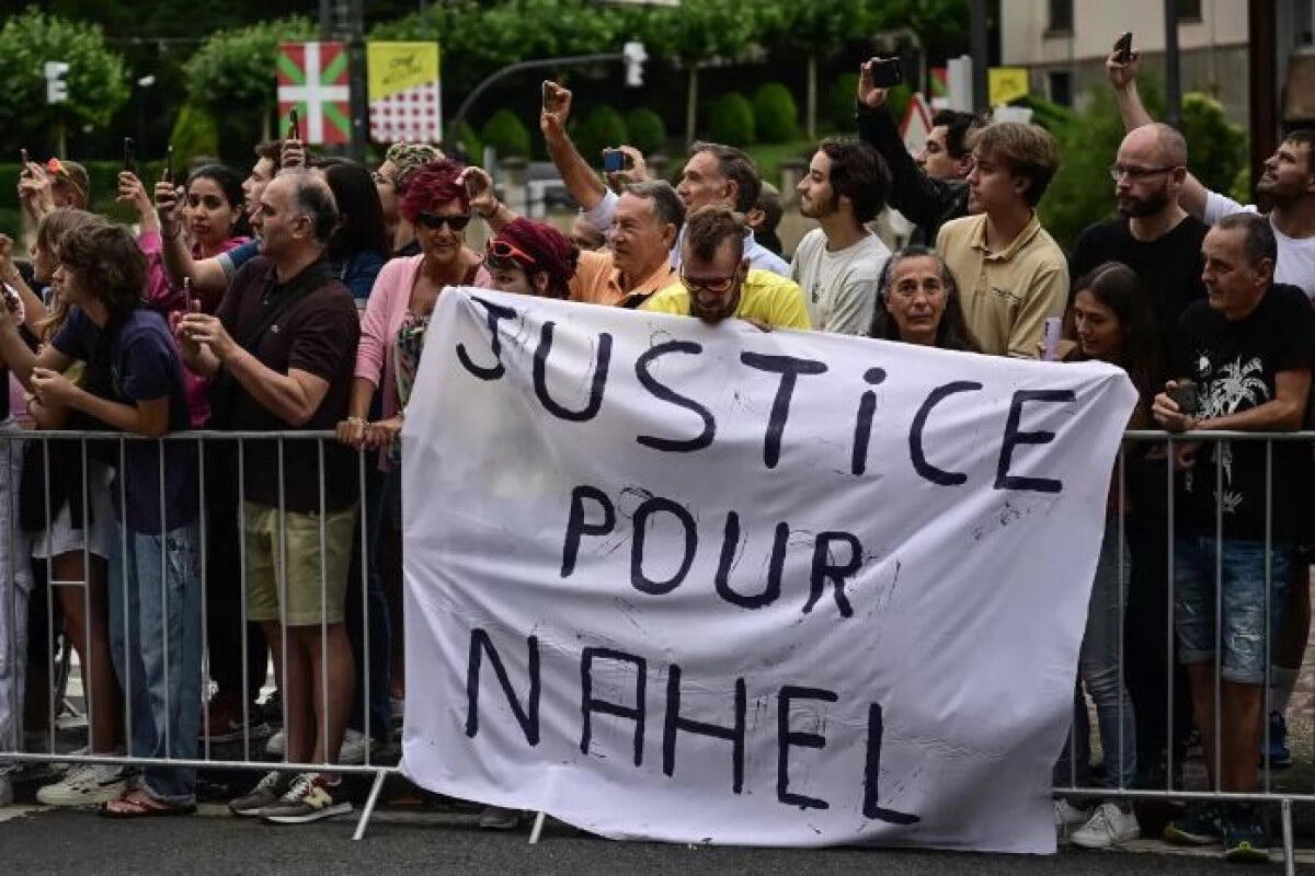 Во Франции похоронили подростка, убийство которого вызвало массовые беспорядки