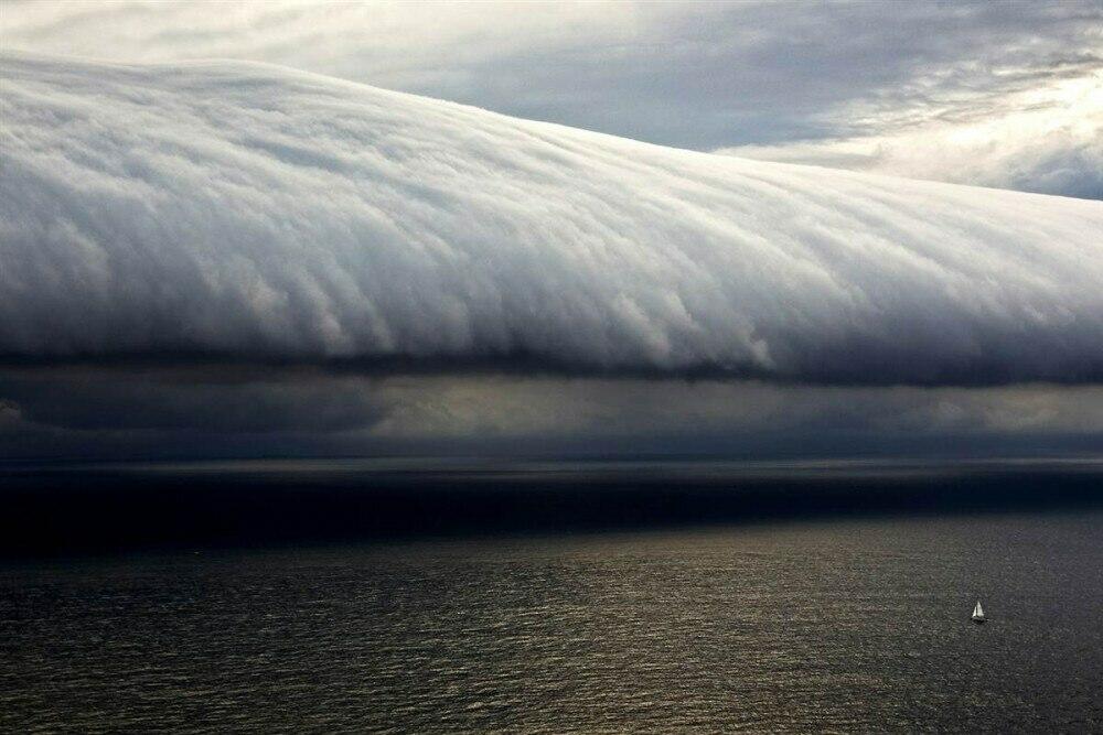 Кадры необычного шельфового облака в Индии