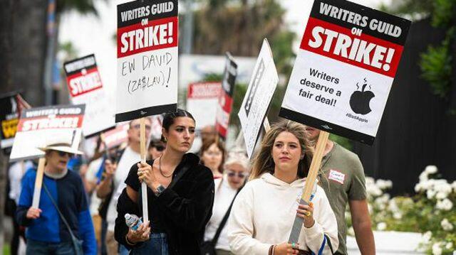 Актеры Голливуда и американского телевидения объявили о начале забастовки