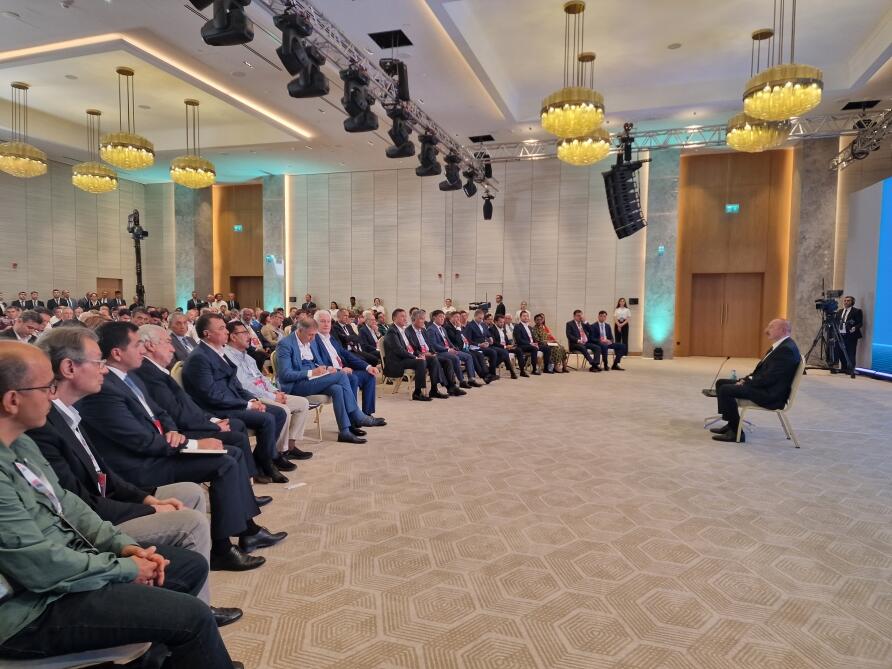Prezident İlham Əliyev Qlobal Media Forumunun müntəzəm keçirilməsini təklif edib