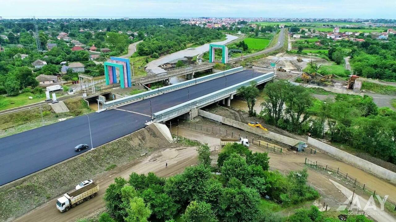 В Азербайджане завершается строительство магистрали до границы с Ираном