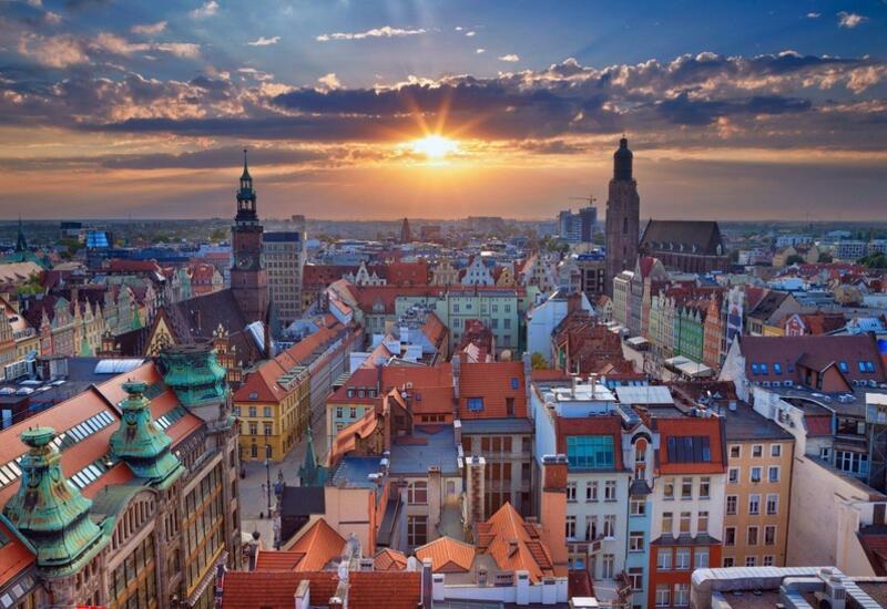 Туристы массово отменяют поездки в Польшу