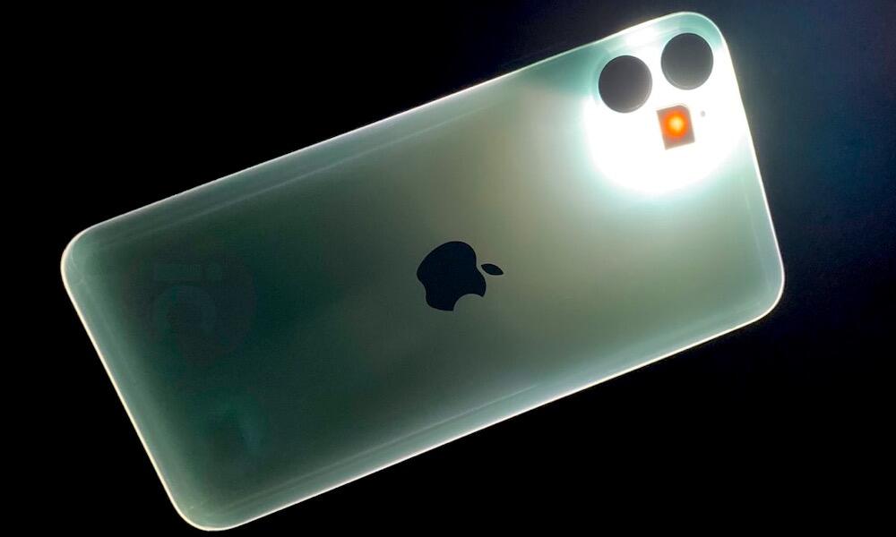 Tecno показала смартфон со светящейся задней крышкой